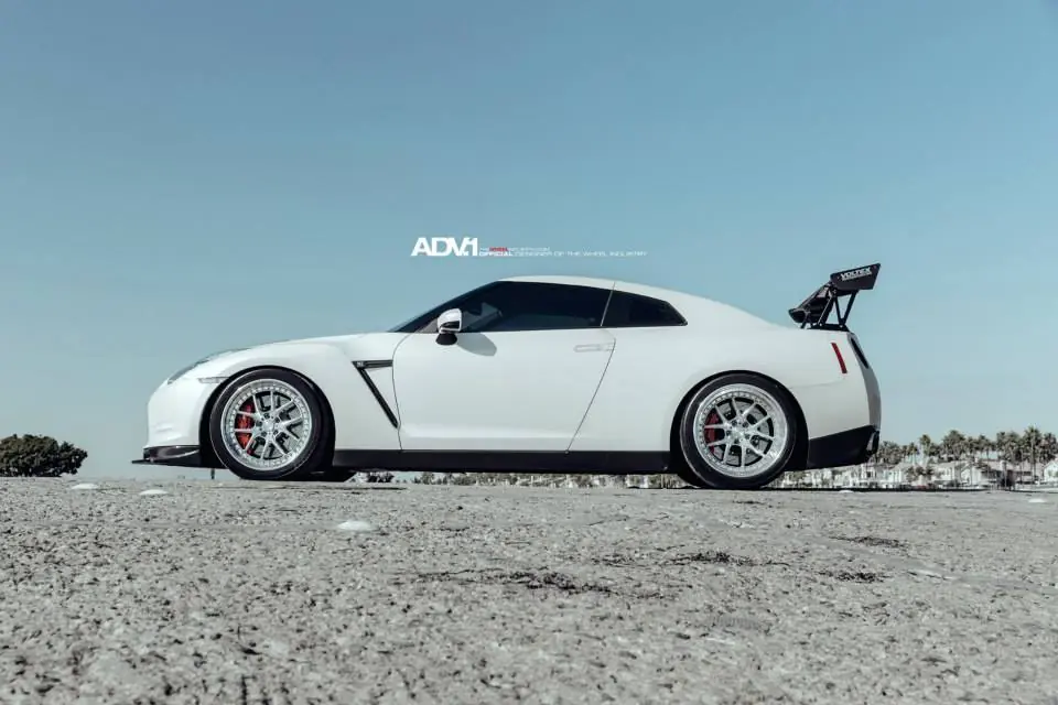 Nissan GT-R con llantas ADV1 Wheels