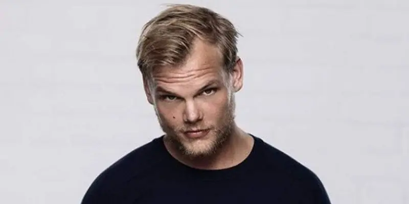 Famosos y pedofilia "suicidios"