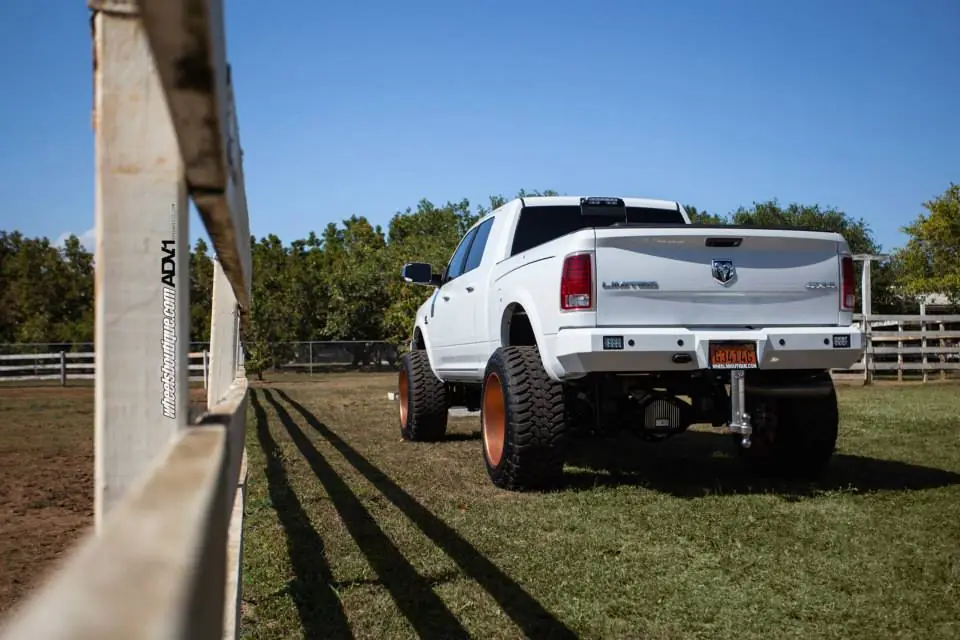 Dodge Ram con llantas ADV1 Wheels