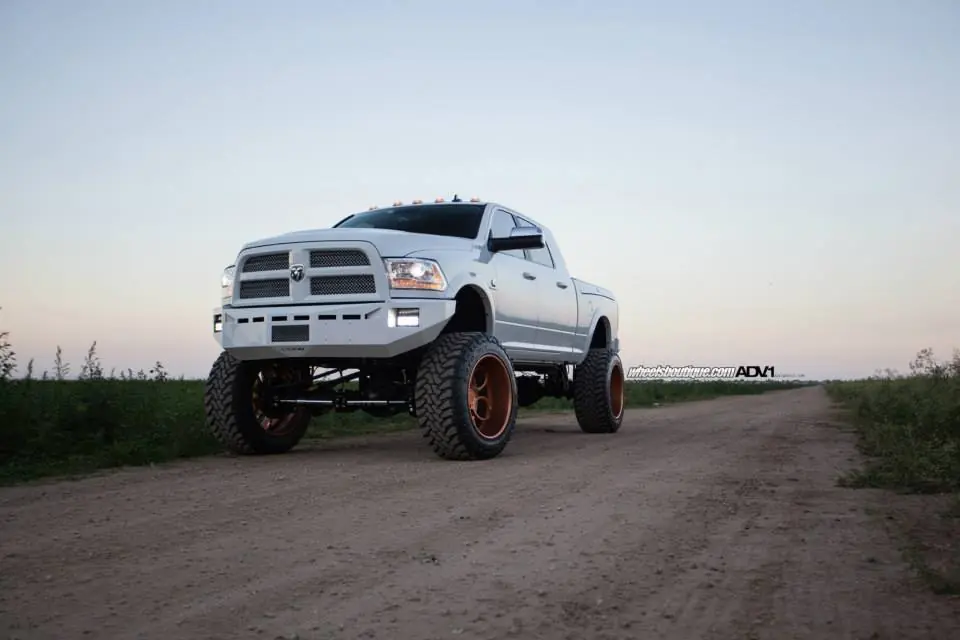 Dodge Ram con llantas ADV1 Wheels