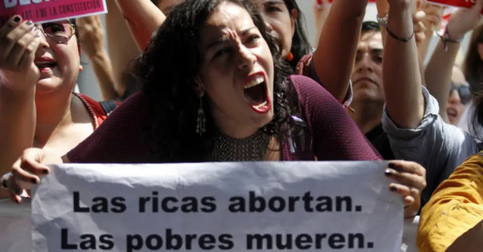 Presas por pintar a favor del aborto