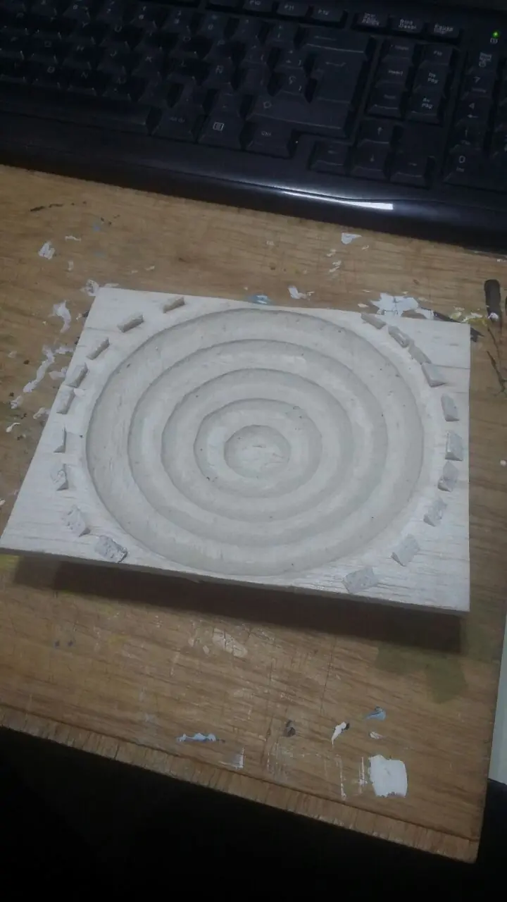 Goku super sayayin 4 en madera