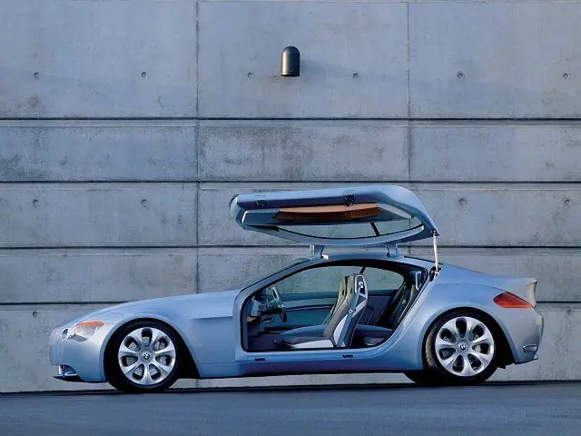 Autos concept retrofuturistas y actuales (megapost)