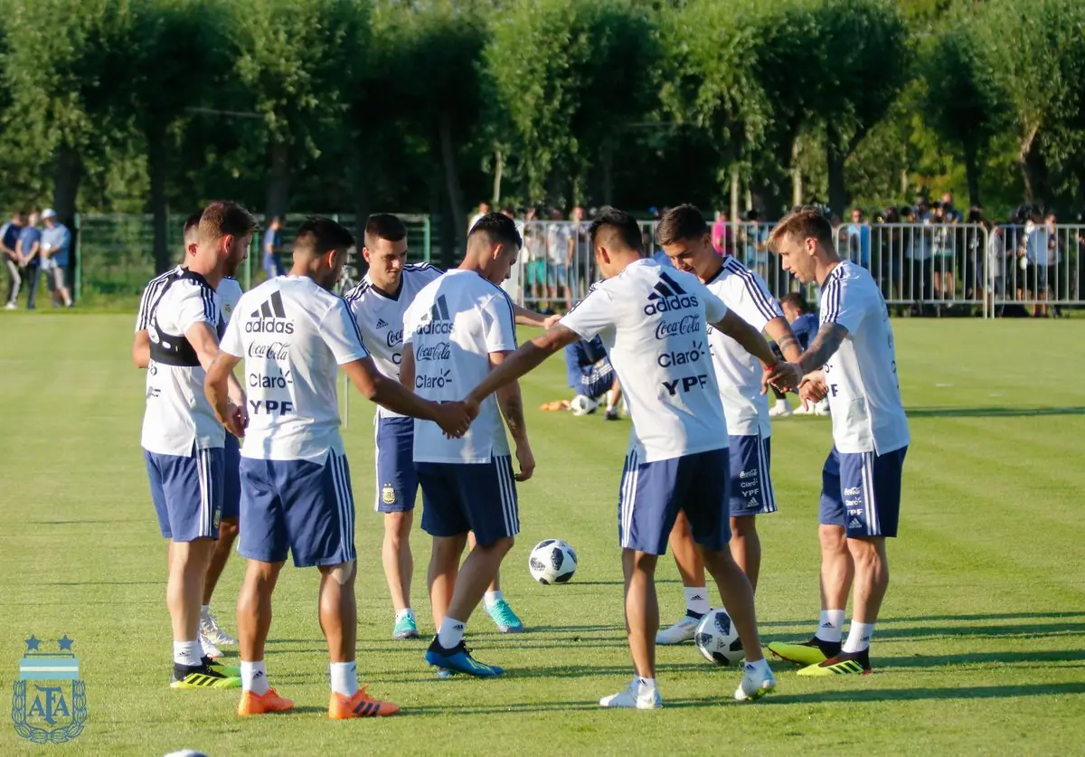 Insolito: Cristian Pavon sera titular ante Francia