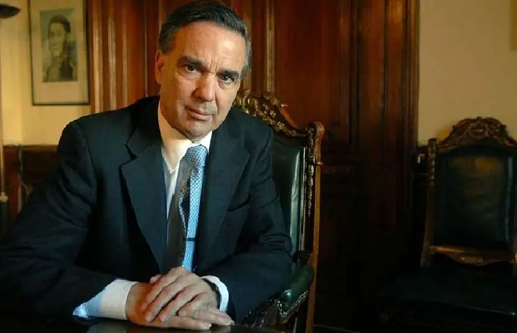 Pichetto le da la espalda a Cristina y rompe el Fpv