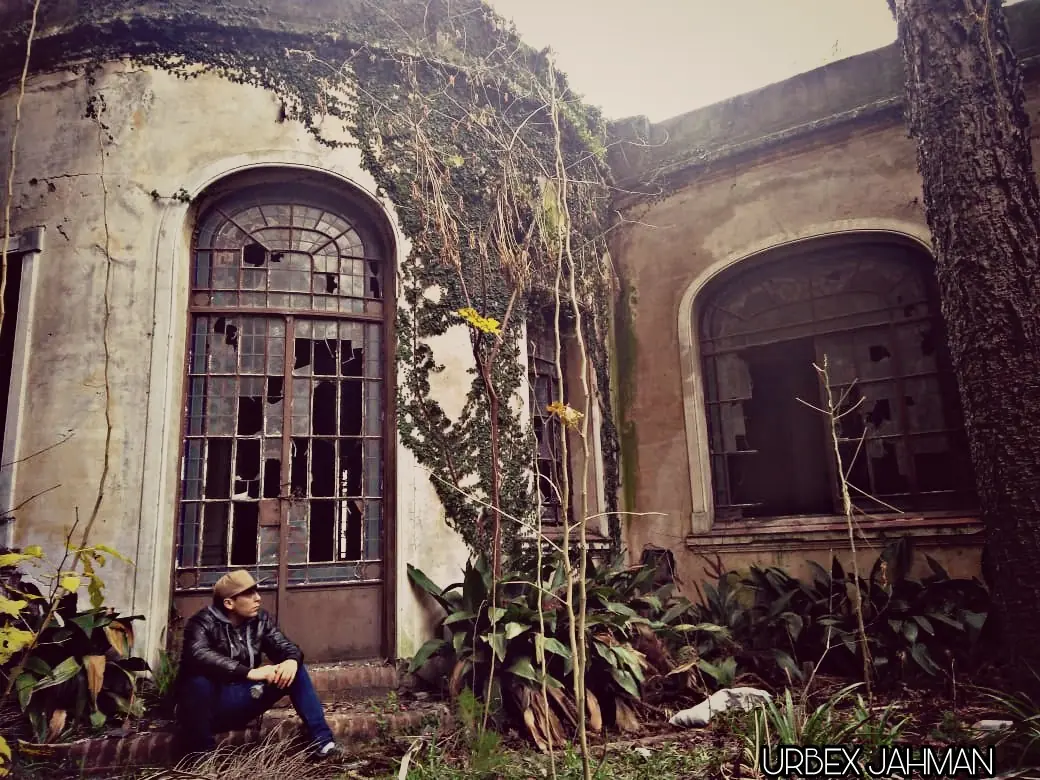 Mansión abandonada por dentro (Buenos Aires)