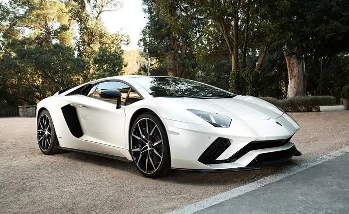 Convirtió a su Fiat Uno en un "Lamborghini"