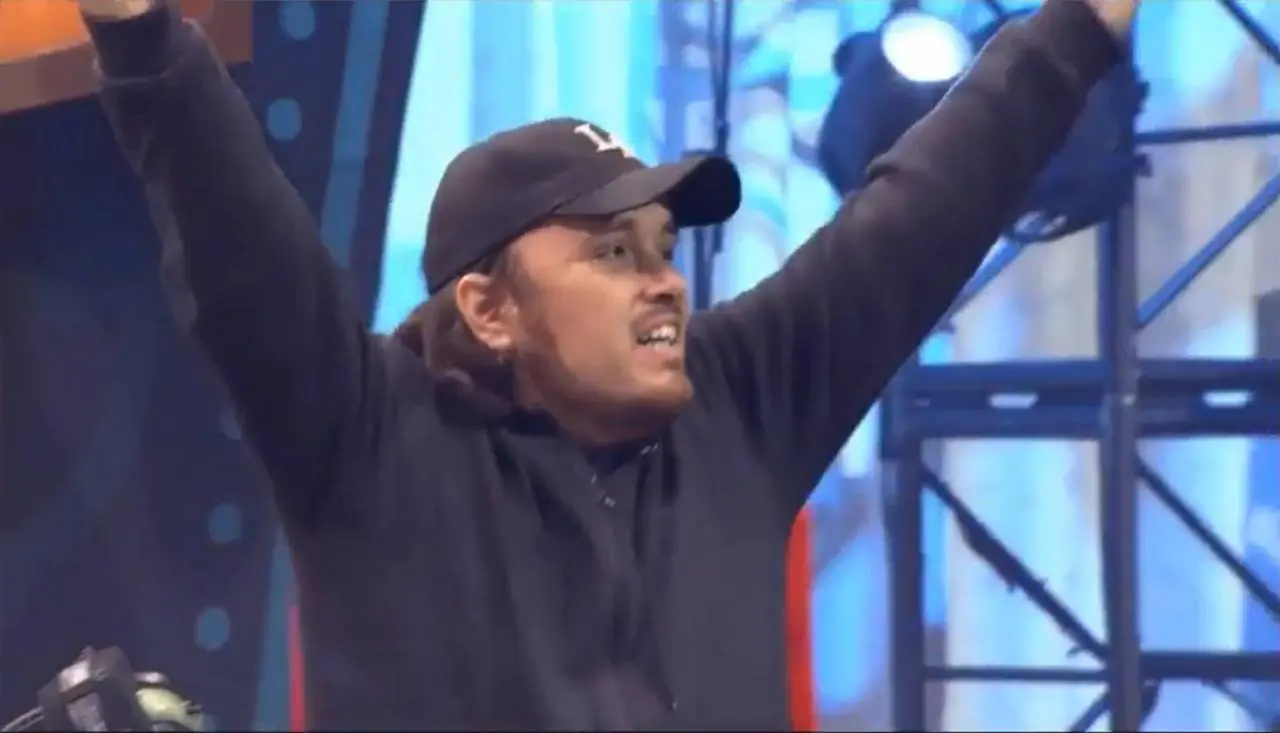 Bardeo cósmico a campeón mundial de Pokemon