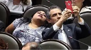 Qué diferencia hay entre oficio y profesión?