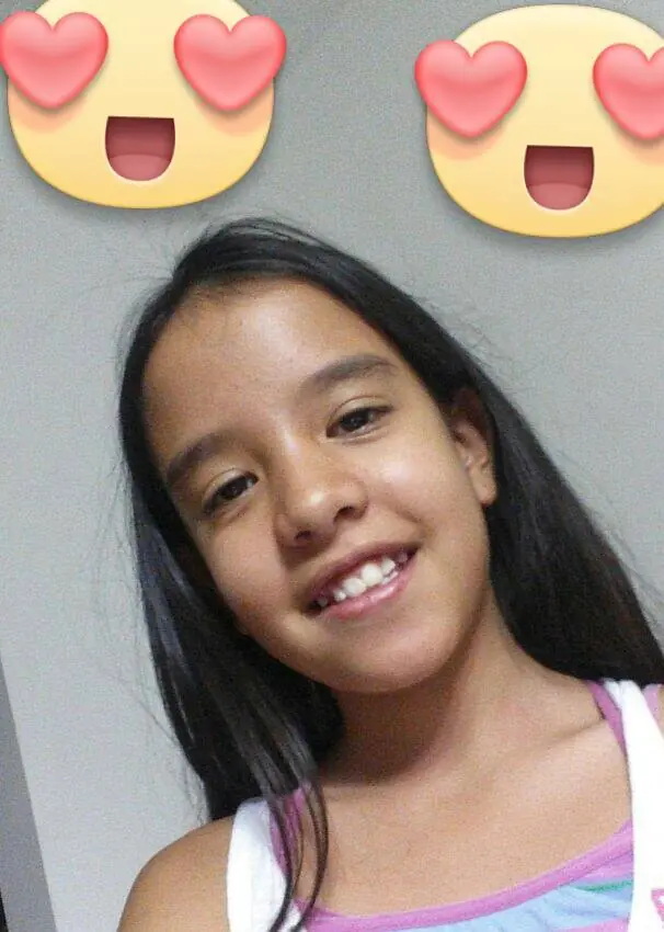 Encontre una nena muy parecida a Sofia Herrera