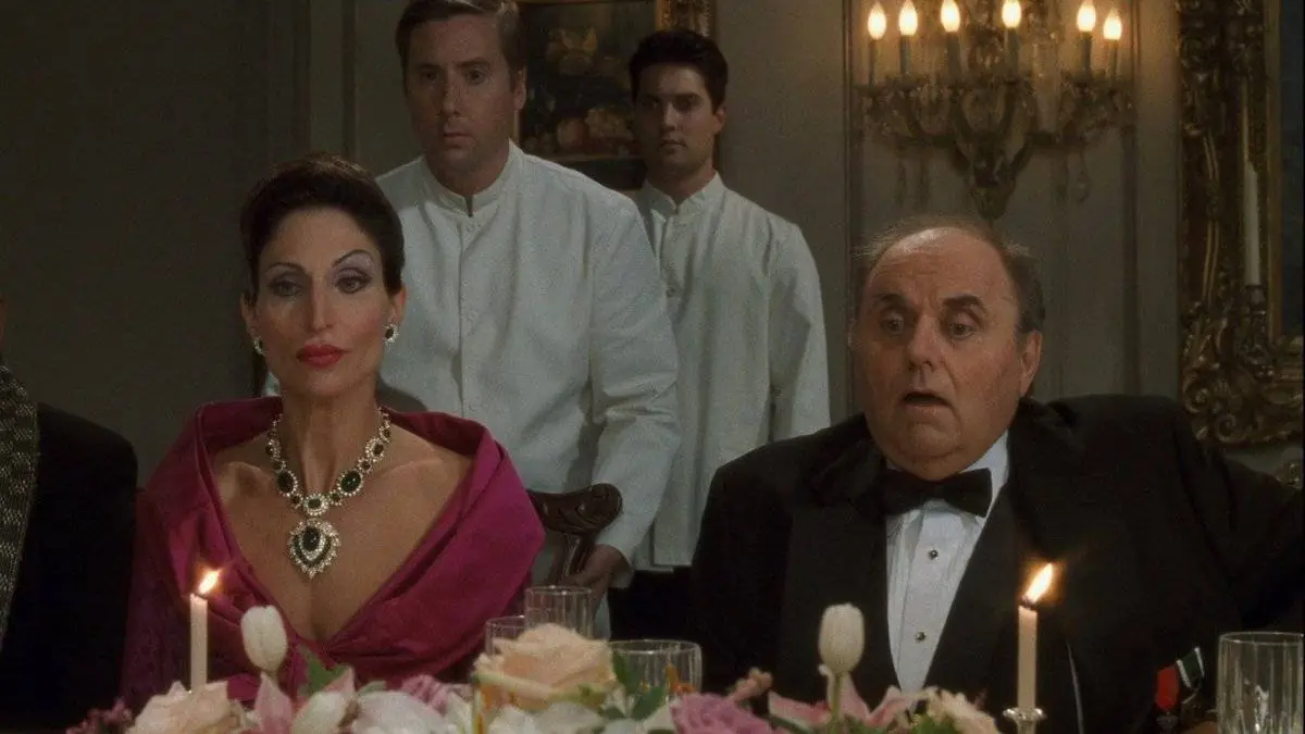 Así luce el verdadero rostro de la actriz que hace la monja