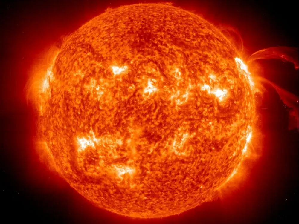 El Sol no es lo que nos dicen [nos mienten]