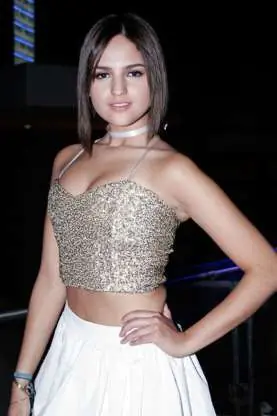 Eiza González, de "patito feo" a belleza absoluta