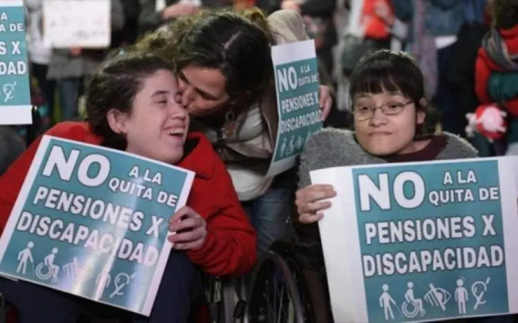 Grave: 80 personas murieron esperaban pensión discapacidad