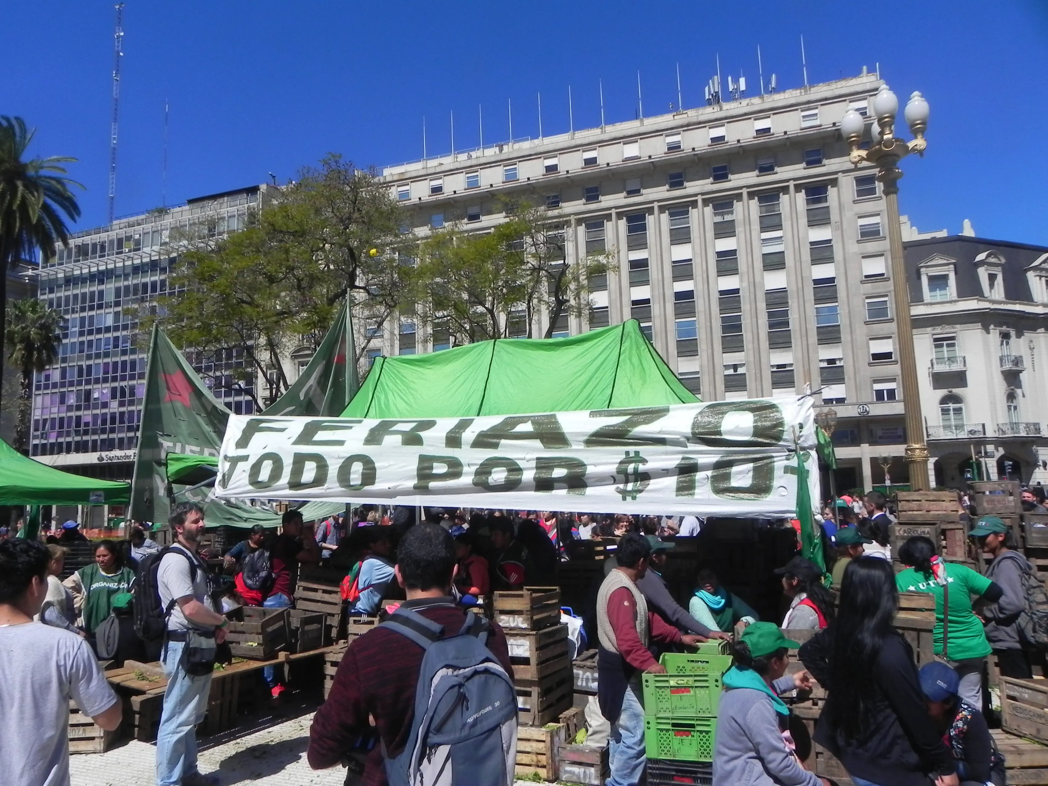 “Feriazo” de pequeños productores ante la crisis del sector