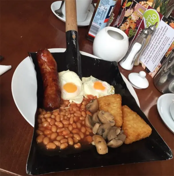 20 Imágenes de desastrosos platos en restaurantes “modernos”