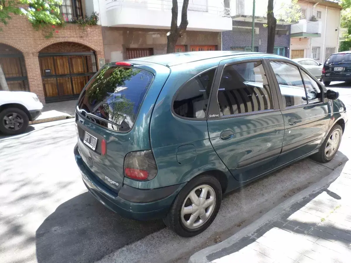 Que auto usado te comprás con 2500 dólares en Argentina?