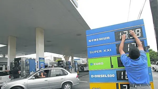 Mañana otro aumento de Nafta 7%.