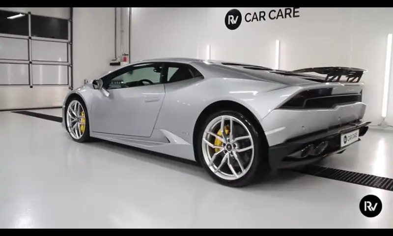 lavando un lambo