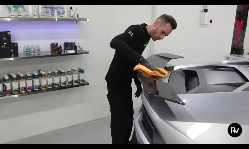 lavando un lambo