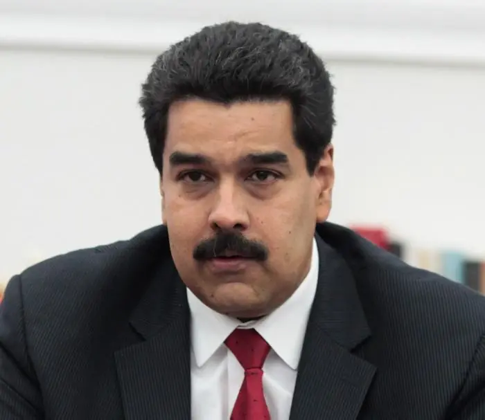 Hola, soy Nicolás y les vengo a exponer: QUE CARA DURA ESTE