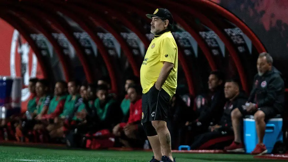 Maradona, duro contra Messi “Es inútil querer endiosar a un
