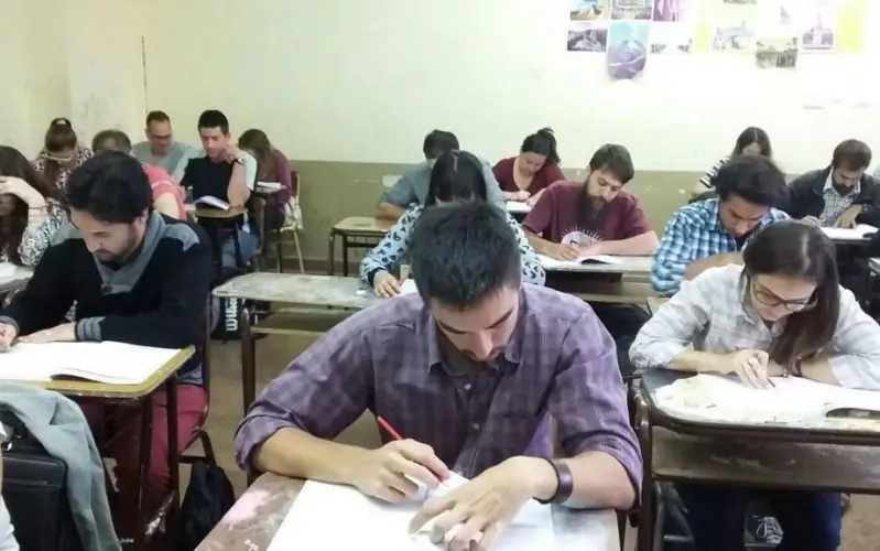 Una compañera del secundario me queria levantar