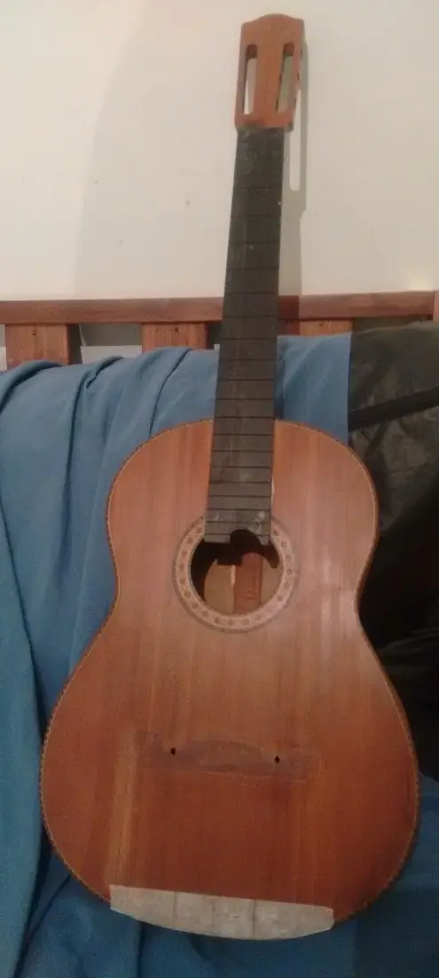 Ultima Restauración de guitarra Criolla, fotos propias