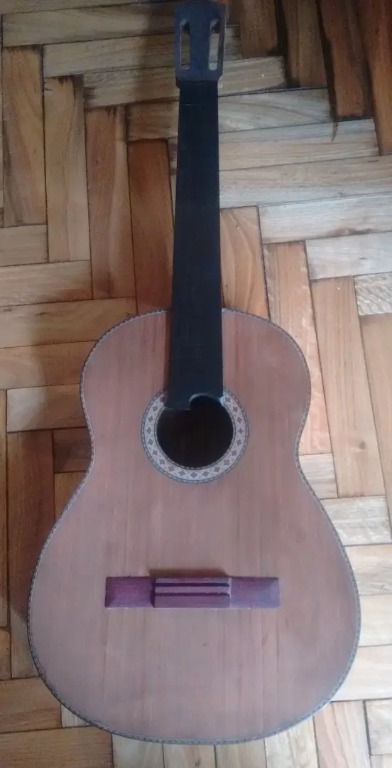 Ultima Restauración de guitarra Criolla, fotos propias