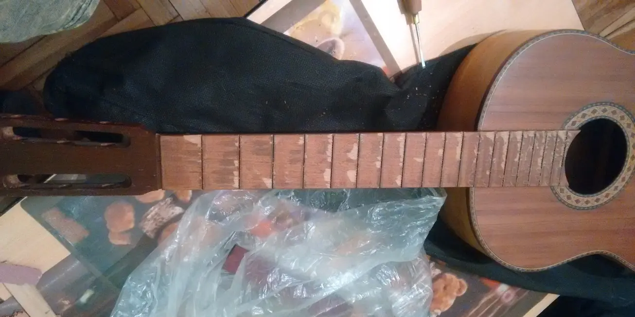 Ultima Restauración de guitarra Criolla, fotos propias