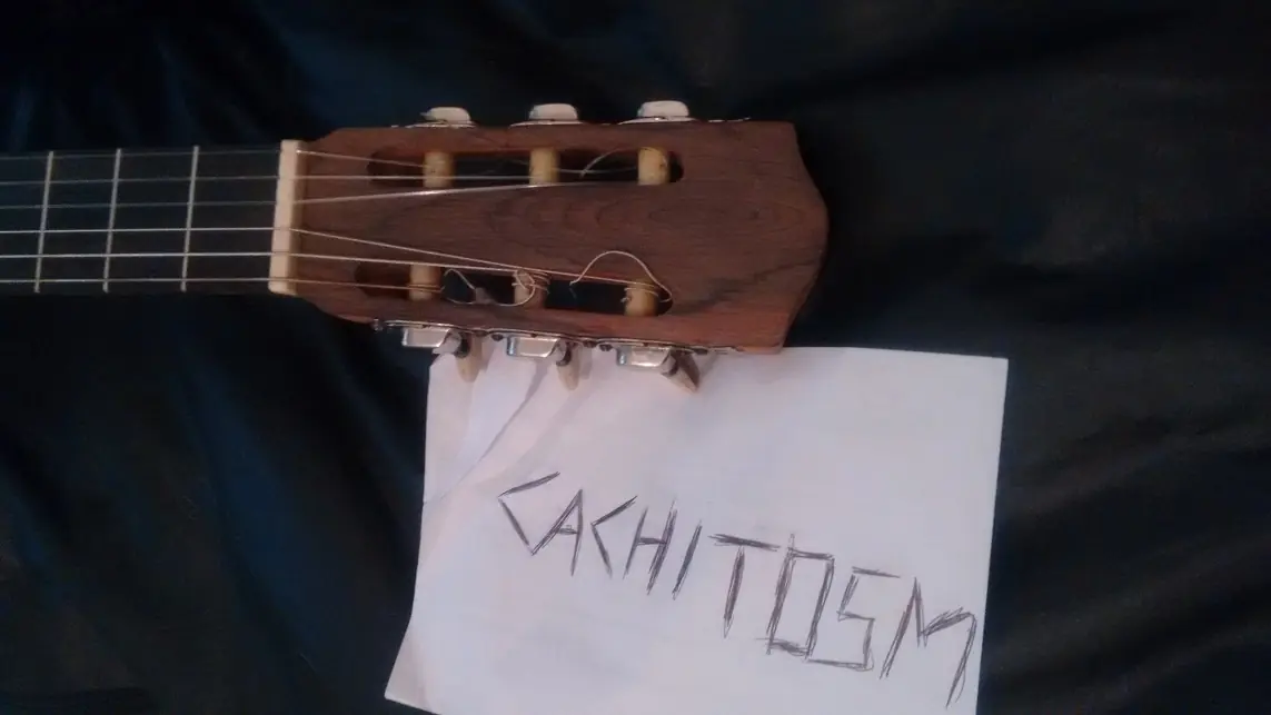 Ultima Restauración de guitarra Criolla, fotos propias