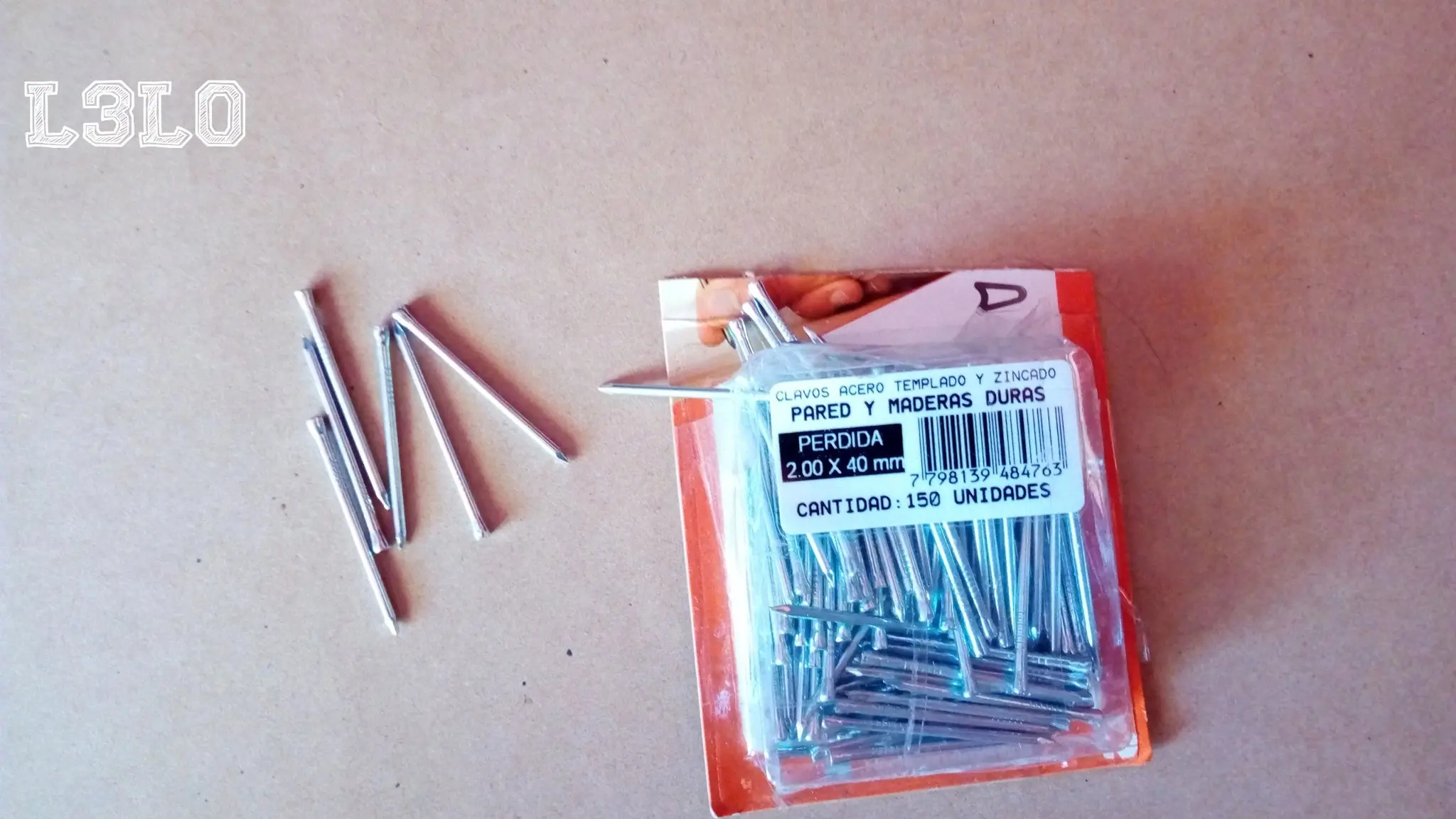 Hice un estante para los platos y TLM!