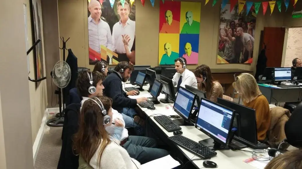 Me invitaron al call center pro