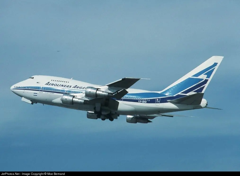 747 de Aerolíneas Argentinas destruido en un bombardeo